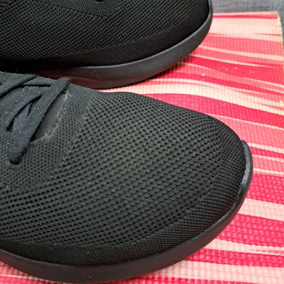 %Kizik Athens Sneaker Men 14 Wide / A 42